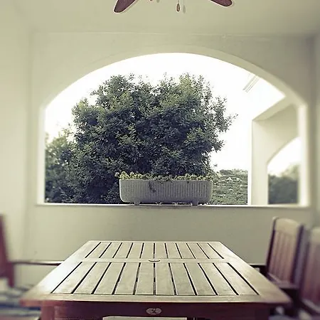 Leder Apartment *