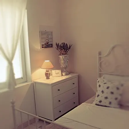Leder Apartment *