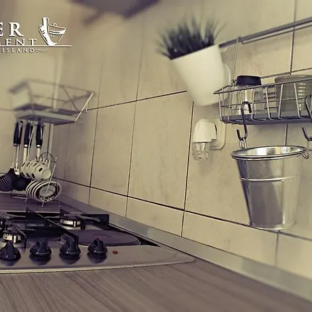 Leder Apartment Murter